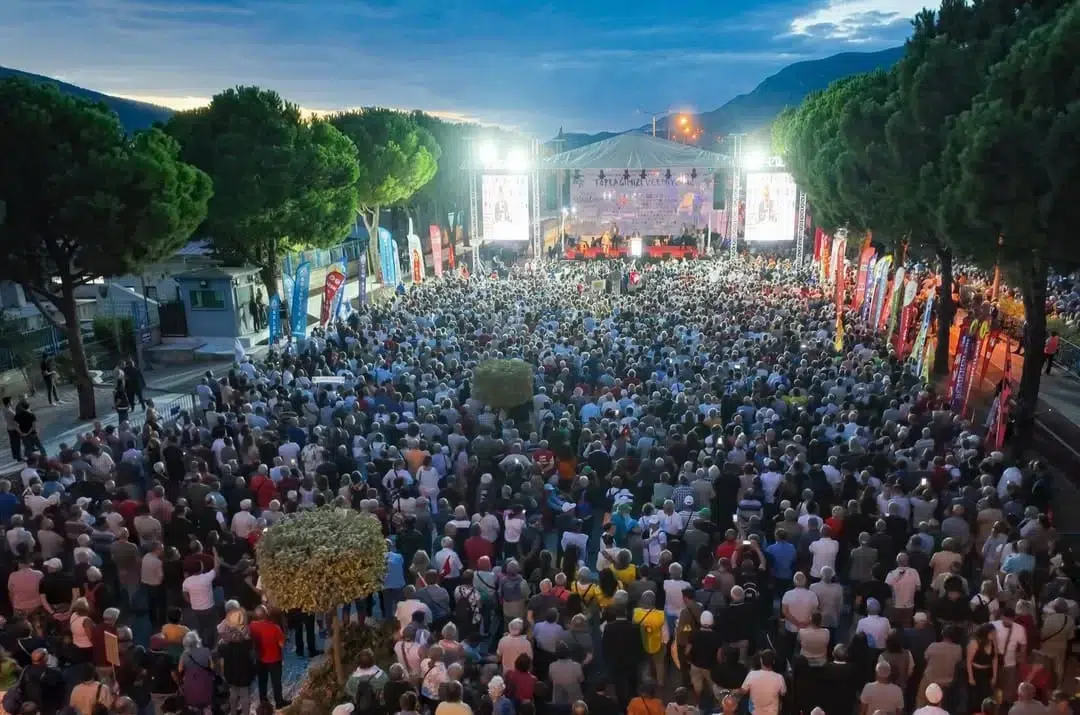 Muğla’dan Ortak Sesleniş: “Toprağımızı Vermiyoruz” Muğla’dan Ortak Sesleniş: “Toprağımızı Vermiyoruz”
