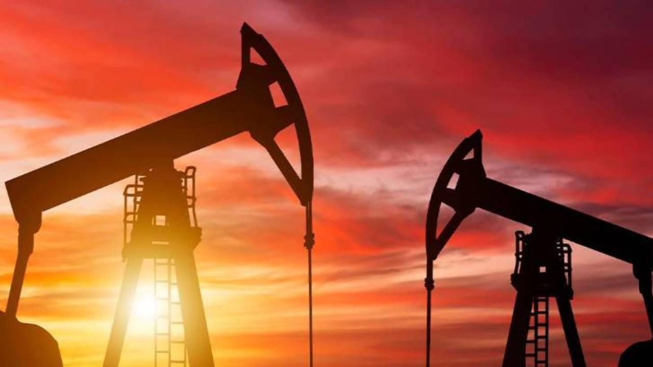Irak’tan petrol akışı başladı, petrol fiyatları düştü Irak’tan petrol akışı başladı, petrol fiyatları düştü