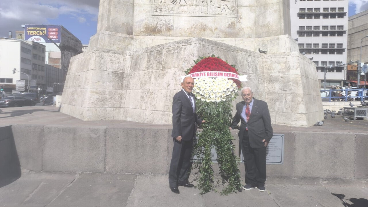 Türkiye’ye bilgisayarın gelişinin 65’nci yılı ‘Bilişim Günü’ olarak kutlandı Türkiye’ye bilgisayarın gelişinin 65’nci yılı ‘Bilişim Günü’ olarak kutlandı