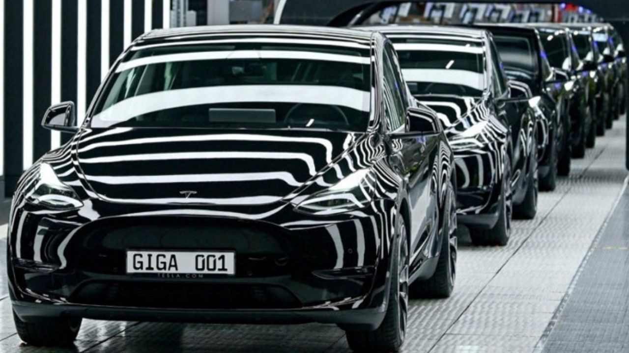 Goldman Sachs, Tesla için ‘Nötr’ tavsiyesini sürdürdü Goldman Sachs, Tesla için ‘Nötr’ tavsiyesini sürdürdü