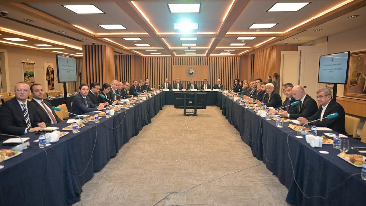 TOBB Lojistik Meclisi toplantısında ticaret yollarının stratejik rolü vurgulandı TOBB Lojistik Meclisi toplantısında ticaret yollarının stratejik rolü vurgulandı