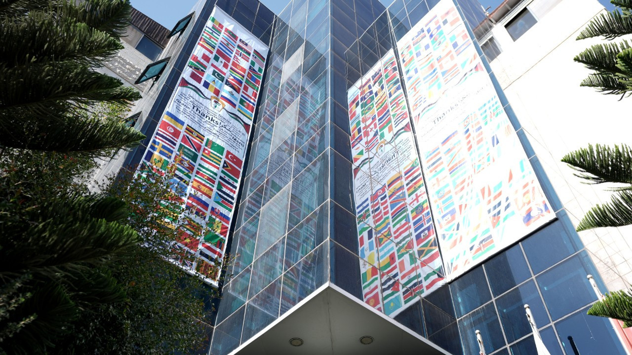 FKÖ, Filistin’i tanıyan ülkelerin bayraklarını Ramallah’taki binasına astı FKÖ, Filistin’i tanıyan ülkelerin bayraklarını Ramallah’taki binasına astı