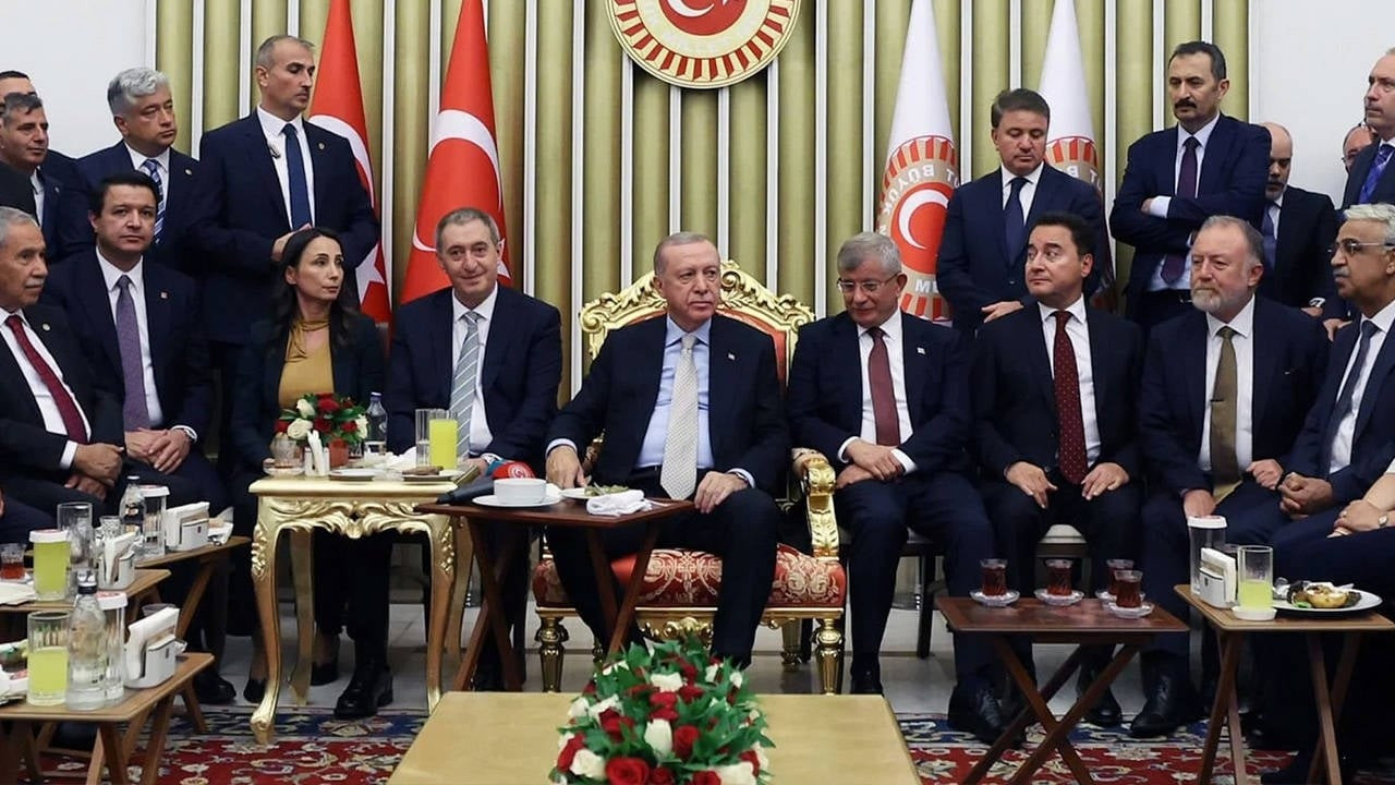 Gelecek Partisi’nden Erdoğan-Davutoğlu fotoğrafına açıklama Gelecek Partisi’nden Erdoğan-Davutoğlu fotoğrafına açıklama