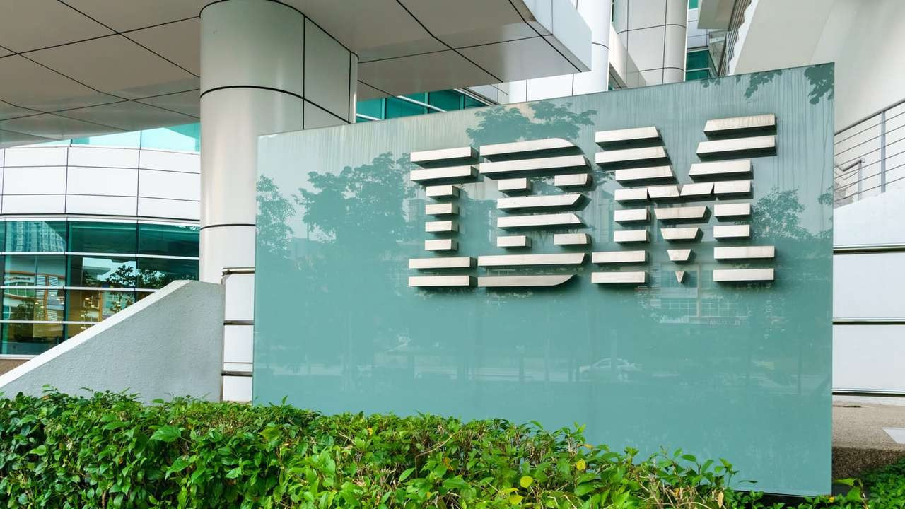 IBM’in geliri ilk çeyrekte arttı