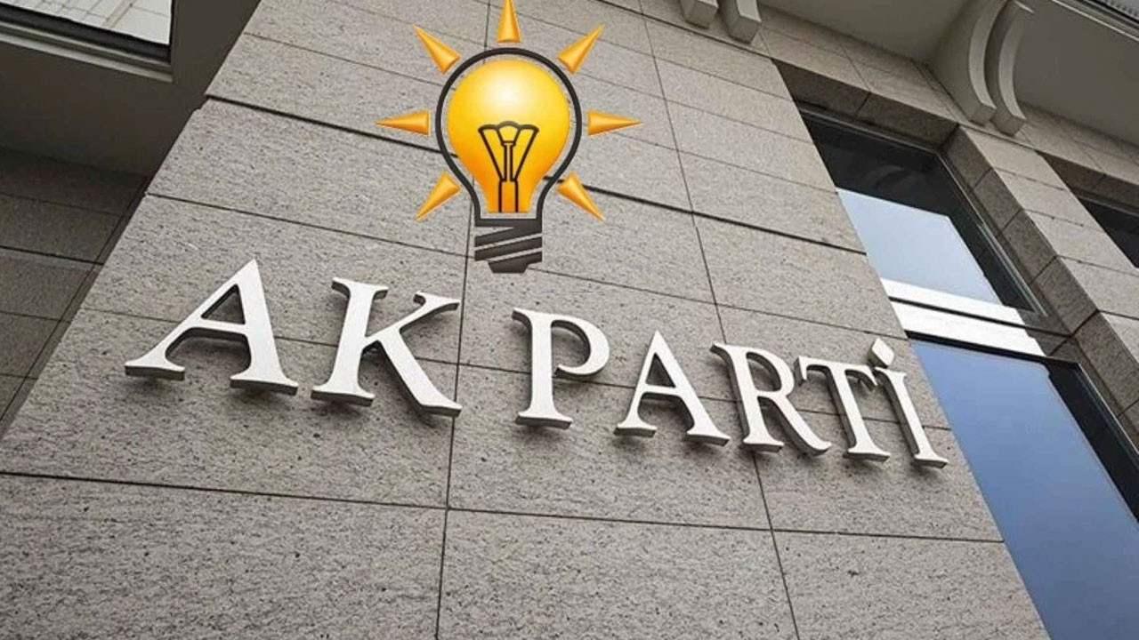 AK Parti, İstanbul'da 3 ilçe başkanını görevden aldı AK Parti, İstanbul'da 3 ilçe başkanını görevden aldı