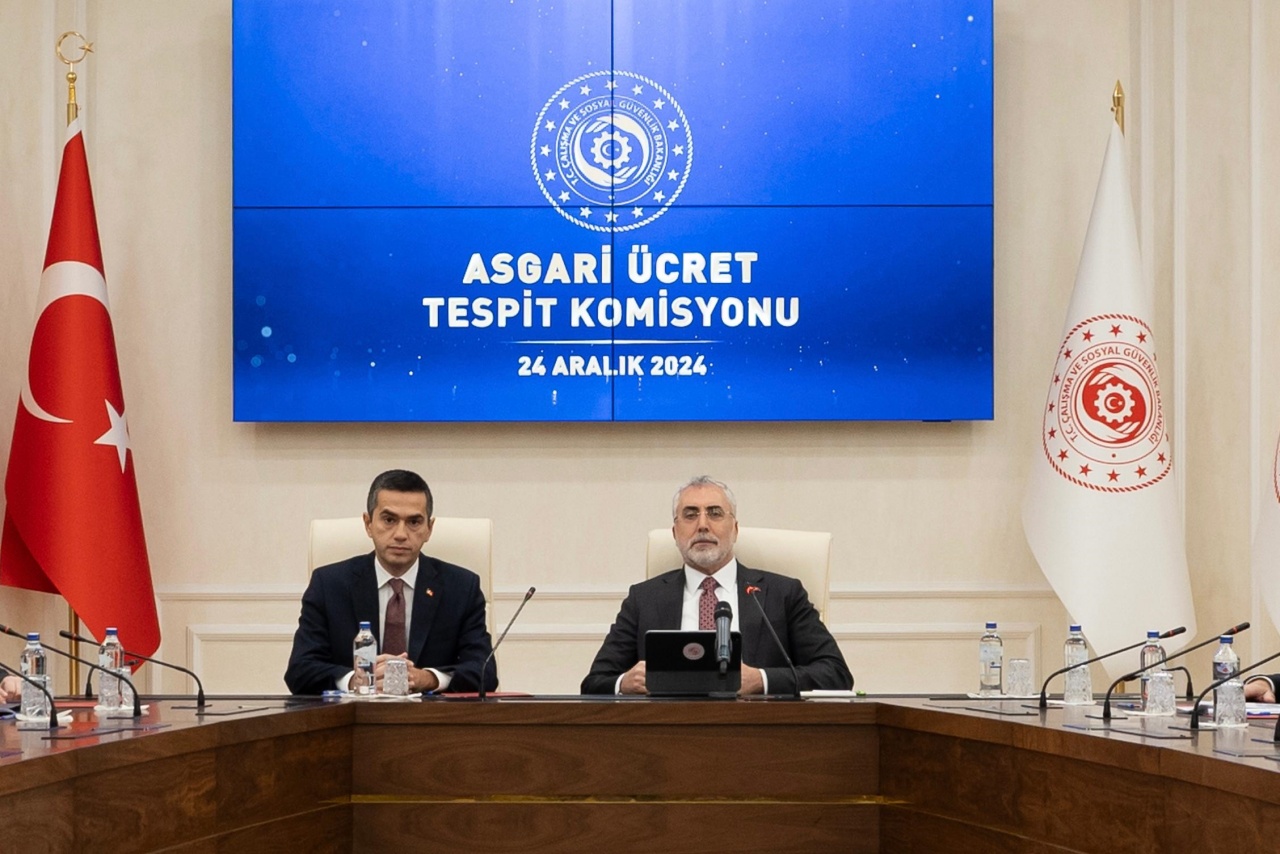 Asgari ücreti belirleme sorunu yine son anda çözülecek gibi görünüyor