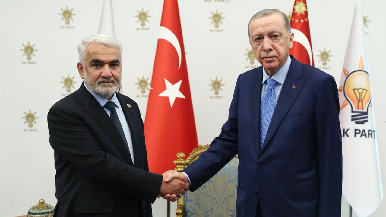 Cumhurbaşkanı Erdoğan, HÜDA PAR Genel Başkanı Yapıcıoğlu ile bir araya geldi