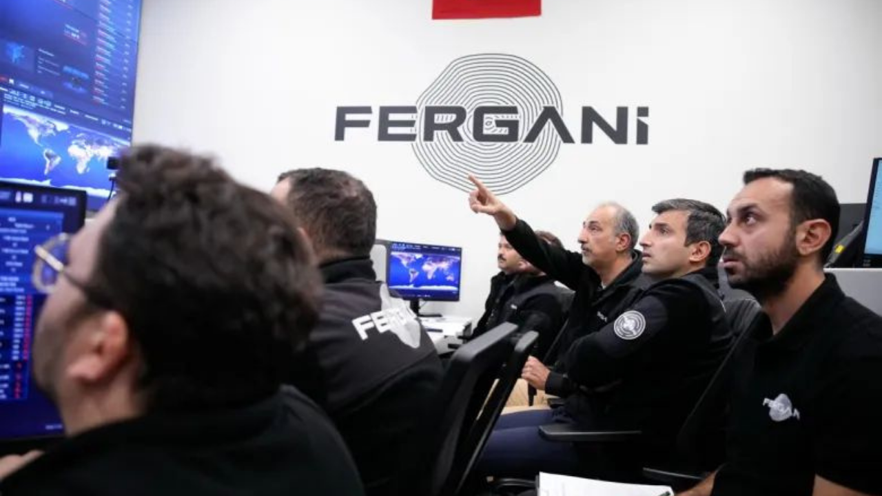 Fergani’nin iki uydusundan ilk sinyal geldi