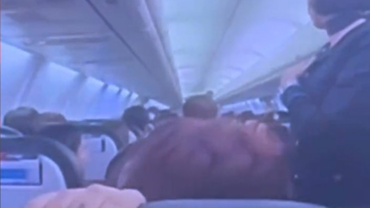 Havada korku dolu anlar: Yolculara “çarpmaya hazırlıklı olun” anonsu yapıldı Havada korku dolu anlar: Yolculara “çarpmaya hazırlıklı olun” anonsu yapıldı